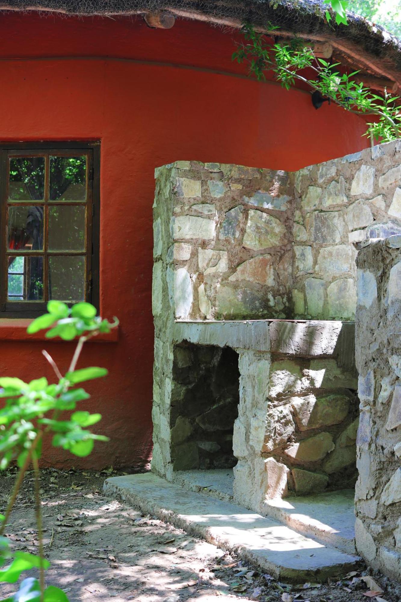 Away With The Fairies Nature Lodge And Backpackers Hogsback Bagian luar foto